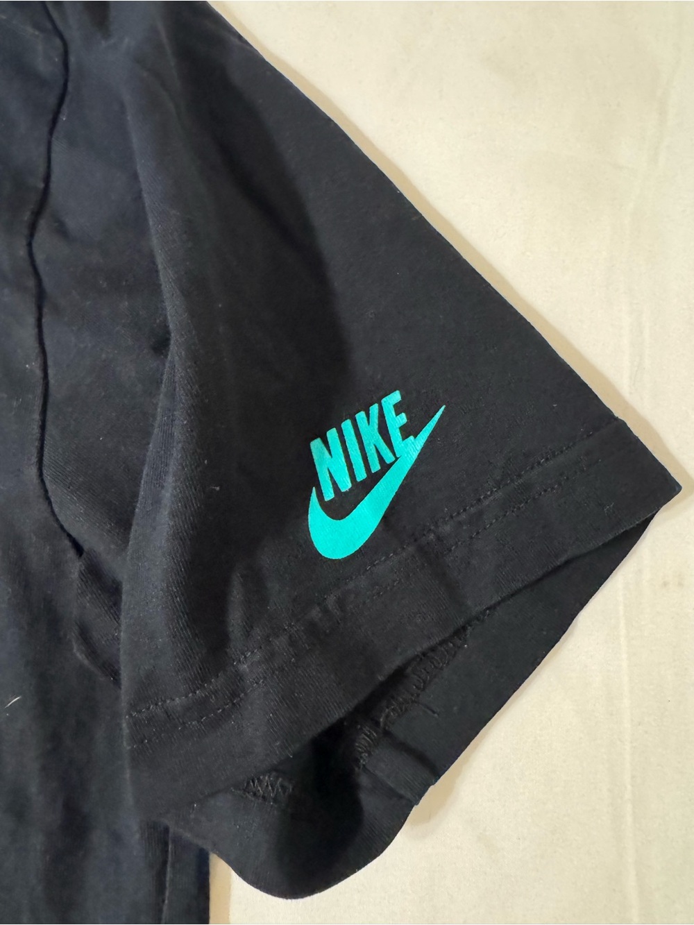 Vintage Nike Men’s Black Graphic Tee “Pennys No Loafers” - Picture 3 of 8